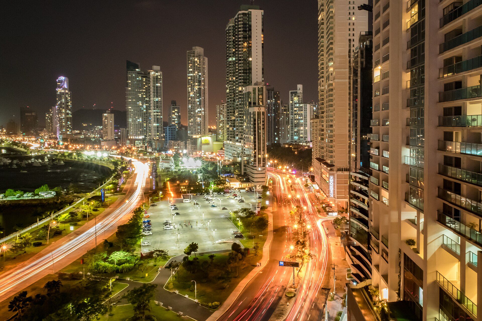 Ciudad de Panamá de noche